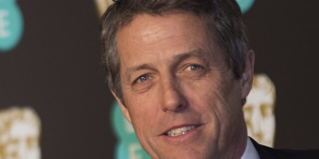 Ο Χιου Γκραντ στο πλευρό του πρίγκιπα Χάρι