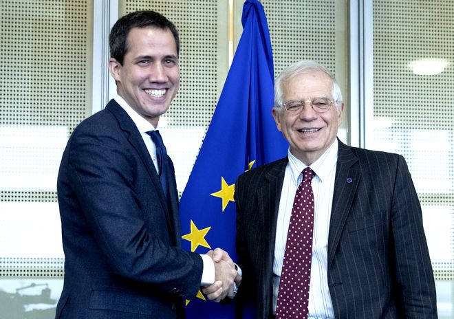 Η ΕΕ επιβεβαιώνει τη στήριξη στον Γκουαϊδό