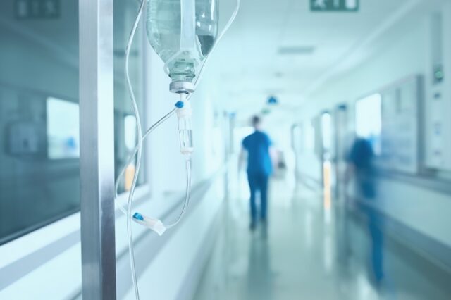 Φυλάκιση 10 μηνών σε γιατρό που έλαβε φακελάκι