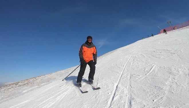 Σεισμός στην Τουρκία: Σάλος με τον Ιμάμογλου – Πήγε για σκι κοντά στις σεισμόπληκτες περιοχές