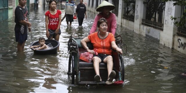 Ινδονησία: Πάνω από 50 νεκροί από πλημμύρες και κατολισθήσεις