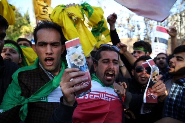 Τύμπανα πολέμου: Το Ιράν υπόσχεται εκδίκηση για τον Κασέμ Σουλεϊμανί