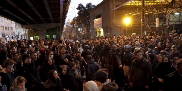 Ιράν: Πυροβολισμοί κοντά στο σημείο των διαδηλώσεων για την κατάρριψη Boeing