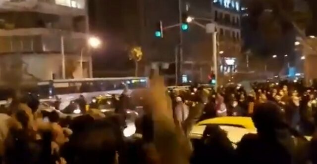 Ιράν: Υπό κράτηση Βρετανός για υποκίνηση αντικυβερνητικών διαδηλώσεων