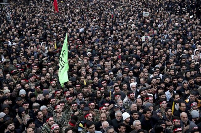 Χιλιάδες Ιρανοί στους δρόμους, ζήτησαν εκδίκηση για το θάνατο του Σουλεϊμανί