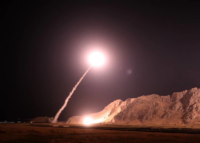Το Ιράν εξαπέλυσε επίθεση με πυραύλους σε βάσεις των ΗΠΑ στο Ιράκ