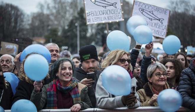 Αναβρασμός στην Ιταλία: Οι “Σαρδέλες”, ο Σαλβίνι και οι εκλογές