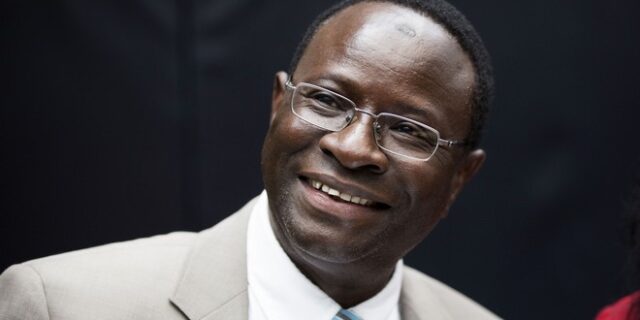 Στη Γερμανία ‘ανθίζει’ ο ρατσισμός: Απειλούν τη ζωή του πρώτου μαύρου βουλευτή