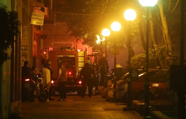 Ακόμα μια νύχτα εμπρησμών: Έκαψαν οχήματα σε Κυψέλη και Θεσσαλονίκη