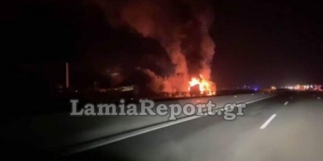 Φωτιά σε φορτηγό στην Εθνική Οδό Αθηνών-Λαμίας