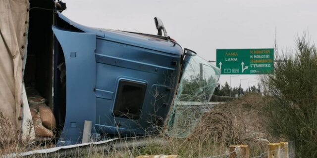 Τροχαίο με νταλίκα έξω από τη Λάρισα – Ουρές “χιλιομέτρων” στη νέα Εθνική Οδό