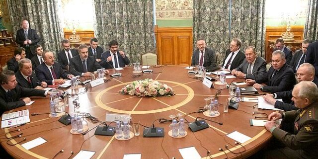 Λιβύη: Στον “αέρα” η εκεχειρία – Ρωσία και Τουρκία περιμένουν τον Χάφταρ να υπογράψει
