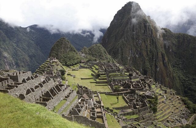 Περού: Χειροπέδες σε έξι τουρίστες για ζημιές στο Μάτσου Πίτσου