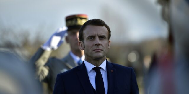 Σκληρό πρέσινγκ στον Μακρόν για την αστυνομική βία – Απαντά με ίσες αποστάσεις