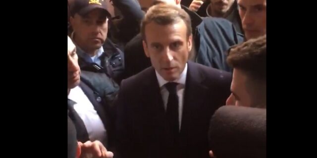 Έξαλλος ο Μακρόν με Ισραηλινούς στρατιώτες: “Περάστε έξω”