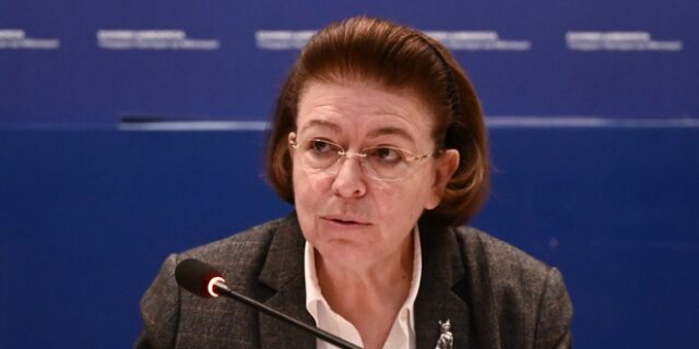 Σύσκεψη της Λίνας Μενδώνη για τα Δημοτικά Περιφερειακά Θέατρα