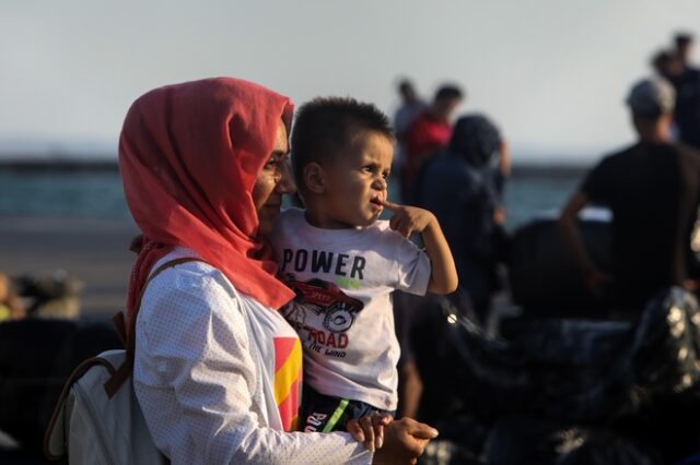 Μηταράκης: Τέλος τα επιδόματα σε όσους έχουν άσυλο