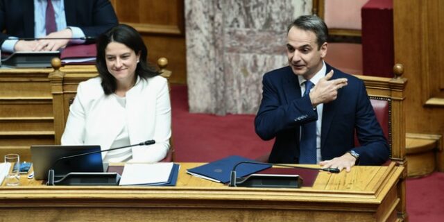 Μητσοτάκης: Αυτονόμηση της παιδείας από το κράτος- πατερούλη