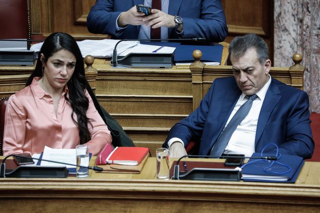 Βουλή: Όλα τα κόμματα, πλην του ΜέΡΑ 25, υπερψήφισαν το επίδομα γέννησης