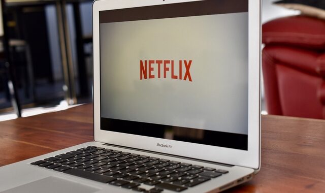 Netflix: Απαντάει με διεθνοποίηση παραγωγών – “Αντέχει” στον ανταγωνισμό