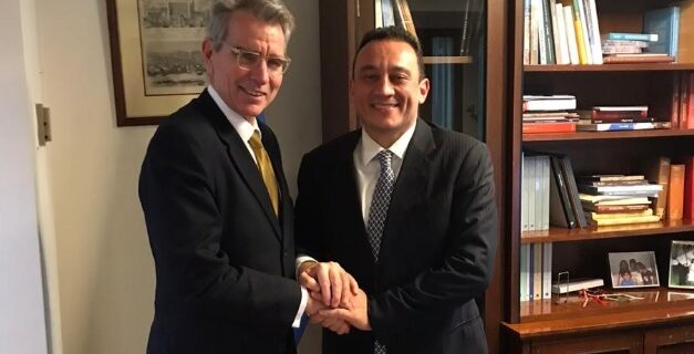 Τετ α τετ Κώστα Βλάση – Τζέφρι Πάιατ