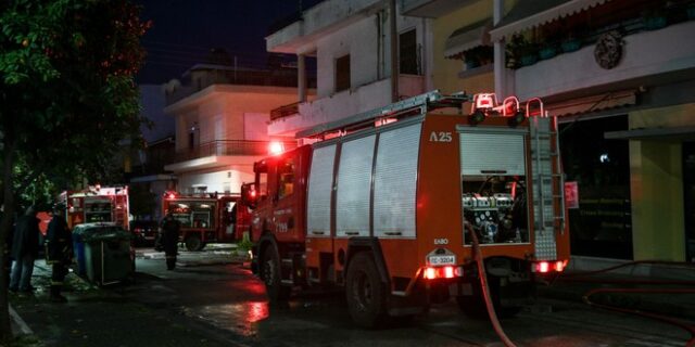 Φωτιά σε κτίριο στον Πειραιά