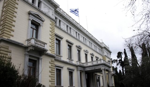 Στις 13 Μαρτίου αναλαμβάνει η νέα Πρόεδρος – Κανονικότατα θα ασκεί τα καθήκοντά του ο Π. Παυλόπουλος