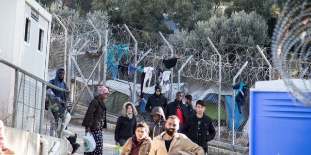 ΕΕΔΑ: Ανεξέλεγκτη η κατάσταση στο κέντρο υποδοχής στο Βαθύ Σάμου