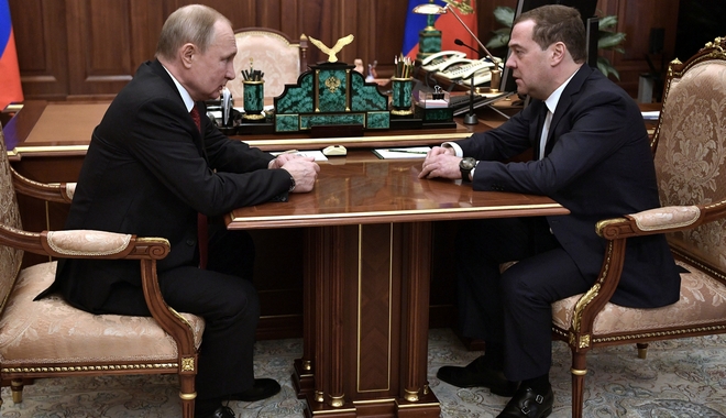 Ρωσία: Παραιτήθηκε η κυβέρνηση – Τι δήλωσε ο Μεντβέντεφ
