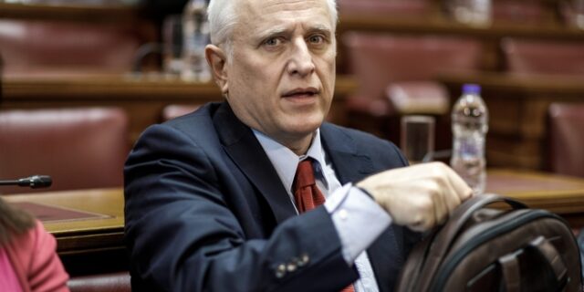 Έντονη αντιπαράθεση Χρυσοχοΐδη – Ραγκούση για Κουκάκι: “Νομίζετε ότι τρώμε κουτόχορτο”