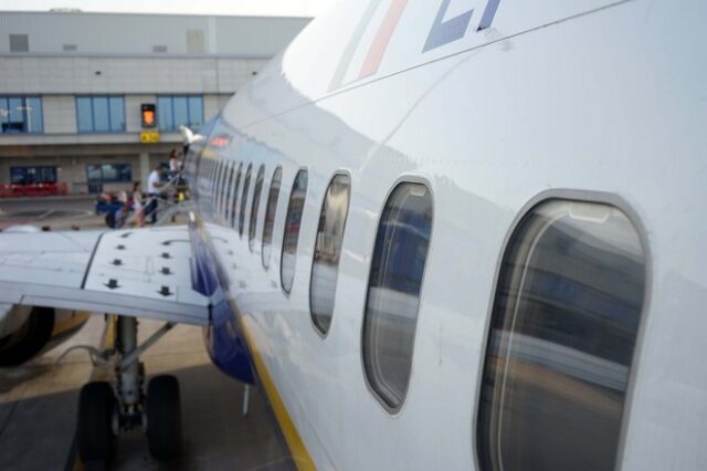 Υπουργείο Μεταφορών: Επιδοτούνται 12 άγονες αεροπορικές γραμμές με 24,6 εκατ. ευρώ