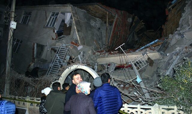 Σεισμός: Ισχυρότατη δόνηση 6,8 Ρίχτερ – Τουλάχιστον 14 νεκροί και 300 τραυματίες