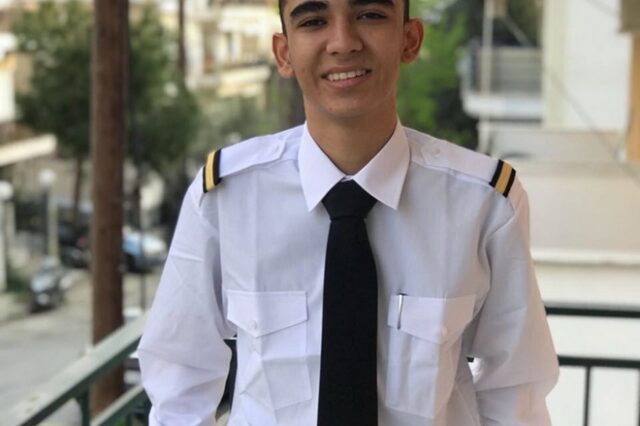 Ο νεότερος πιλότος της Βρετανίας εκπαιδεύτηκε στην Ελλάδα