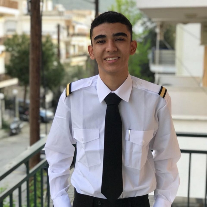 Ο νεότερος πιλότος της Βρετανίας εκπαιδεύτηκε στην Ελλάδα