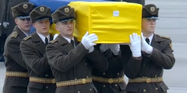 Συντριβή Boeing στο Ιράν: Επαναπατρίστηκαν οι σοροί των Ουκρανών