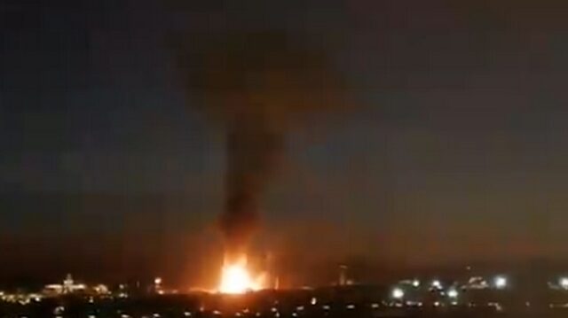 Ισπανία: Έκρηξη και φωτιά σε συγκρότημα πετροχημικών εργοστασίων – Ένας νεκρός