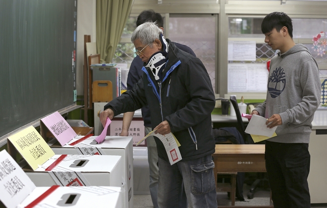 Ταϊβάν: Άνοιξαν οι κάλπες για τις προεδρικές εκλογές