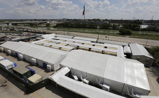 ΗΠΑ: Το Τέξας έγινε η πρώτη πολιτεία που δεν θα δεχθεί πρόσφυγες το 2020