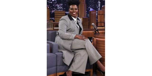 Η Leslie Jones φόρεσε TommyXZendaya στην εκπομπή “The Tonight Show with Jimmy Fallon”