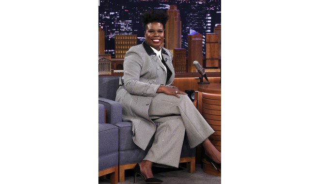 Η Leslie Jones φόρεσε TommyXZendaya στην εκπομπή “The Tonight Show with Jimmy Fallon”