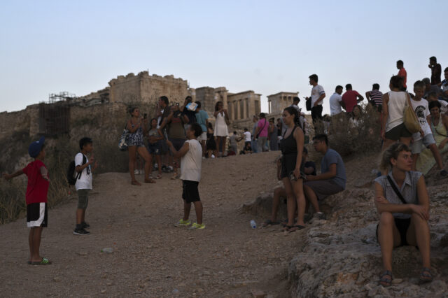 Αναρτήθηκε η λίστα των δικαιούχων του προγράμματος “Τουρισμός για όλους”