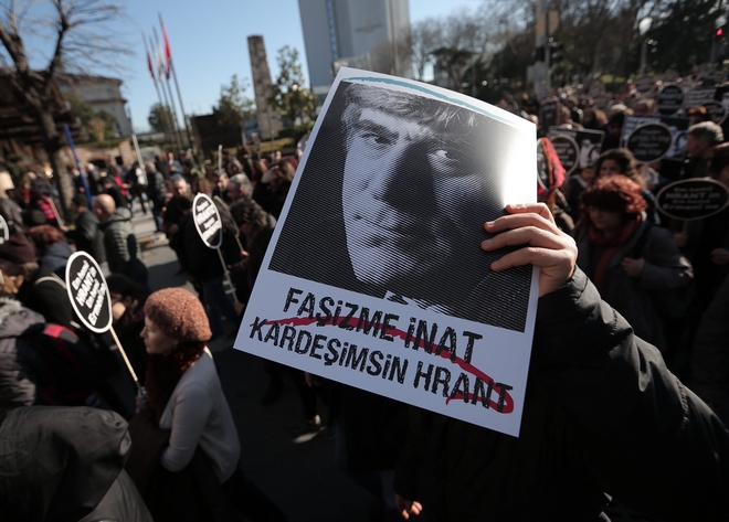 Τουρκία: Εκατοντάδες διαδηλωτές συγκεντρώθηκαν για την 13η επέτειο δολοφονίας του Χραντ Ντινκ