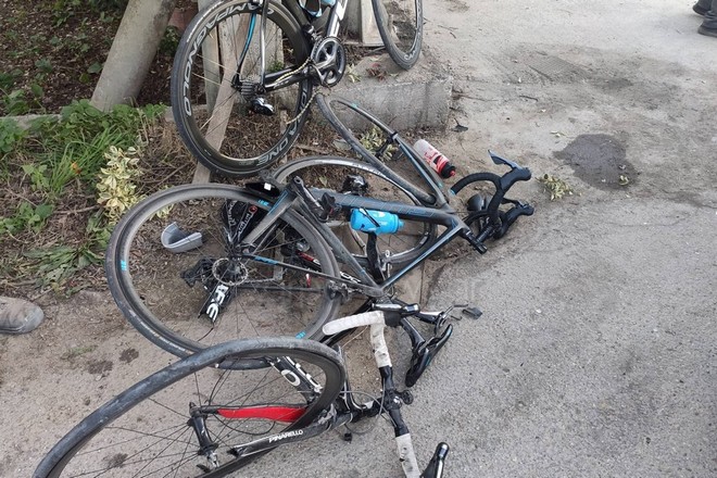 Χανιά: Αυτοκίνητο συγκρούστηκε με ποδηλάτες – Τρεις τραυματίες