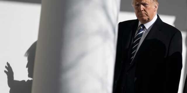 ΗΠΑ: Το Ανώτατο Δικαστήριο επιτρέπει στον Τραμπ να βάλει στο στόχαστρο μετανάστες