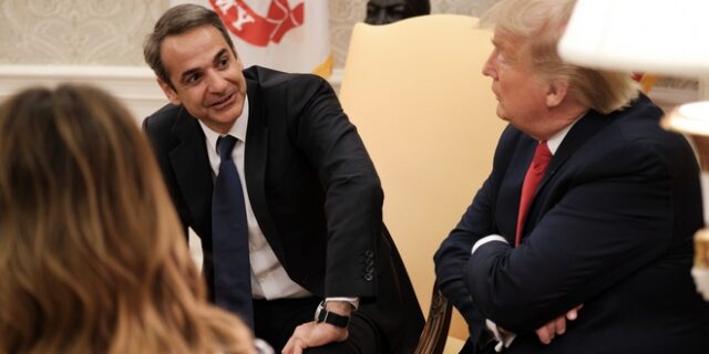 ΚΚΕ: Παρουσία – ντεκόρ Μητσοτάκη στη συνάντηση με Τραμπ