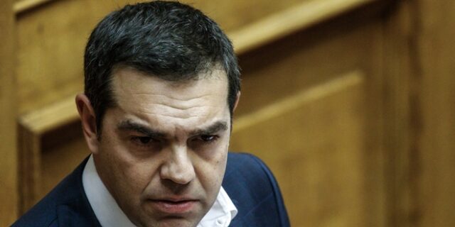 Ο Τσίπρας κλιμακώνει την αντιπαράθεση με τον Μητσοτάκη για τα κοινωνικά θέματα