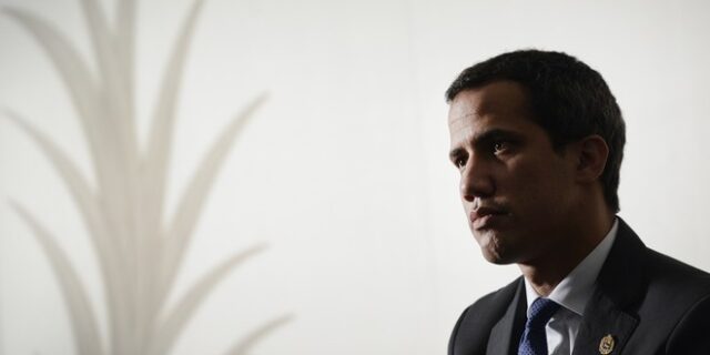 Βενεζουέλα: Παραίτηση συμβούλων του Γκουαϊδό που ενεπλάκησαν στο σχέδιο ανατροπής του Μαδούρο