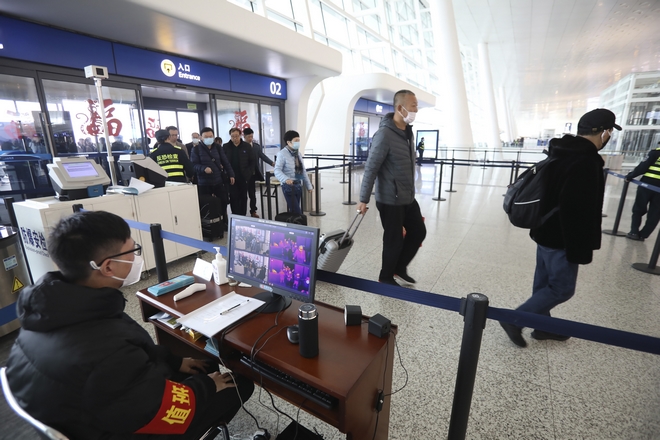 Νέος κοροναϊός: Έλεγχοι στα αεροδρόμια – Απαγόρευση εισόδου τουριστών