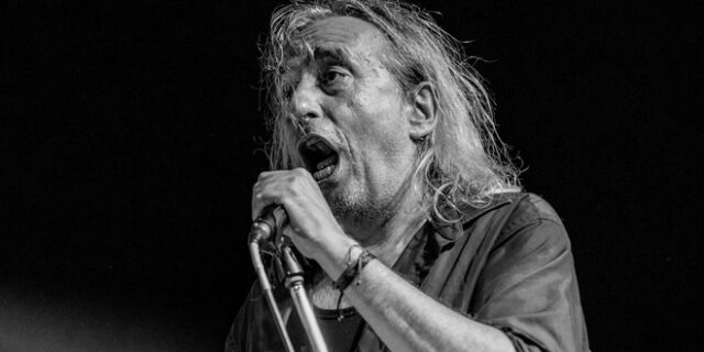 Γιάννης Αγγελάκας: “Ο μεγάλος μαθητής και ο μικρός δάσκαλος”
