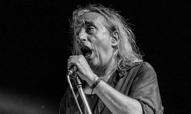 Γιάννης Αγγελάκας: “Ο μεγάλος μαθητής και ο μικρός δάσκαλος”